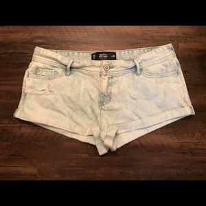 Hollister light wash shorts